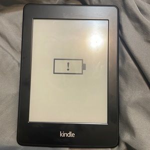 kindle 8gb e-Reader. 6” touch screen, 6th generation